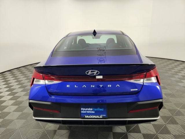 Certified 2025 Hyundai Elantra SEL FWD image 4