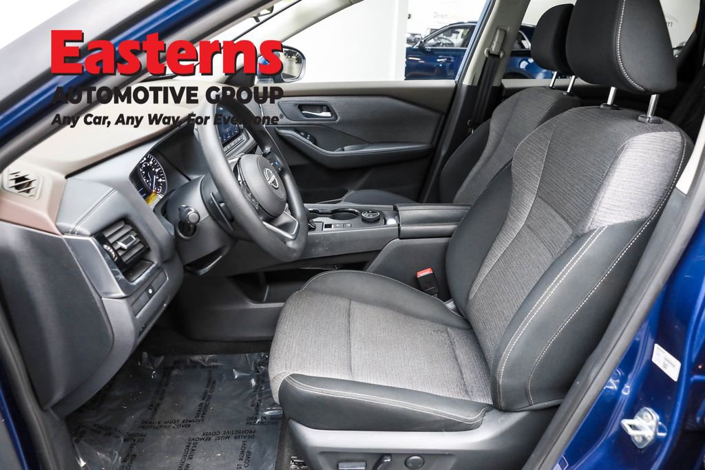 Used 2022 Nissan Rogue SV image 14