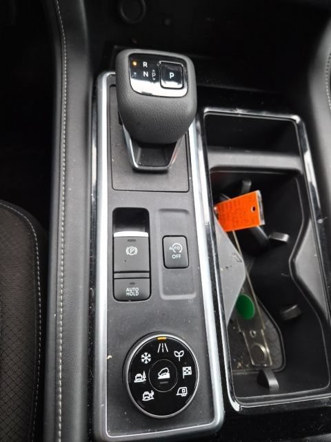 Used 2024 Nissan Pathfinder SL w/ Black Appearance Package AWD/4WD image 24