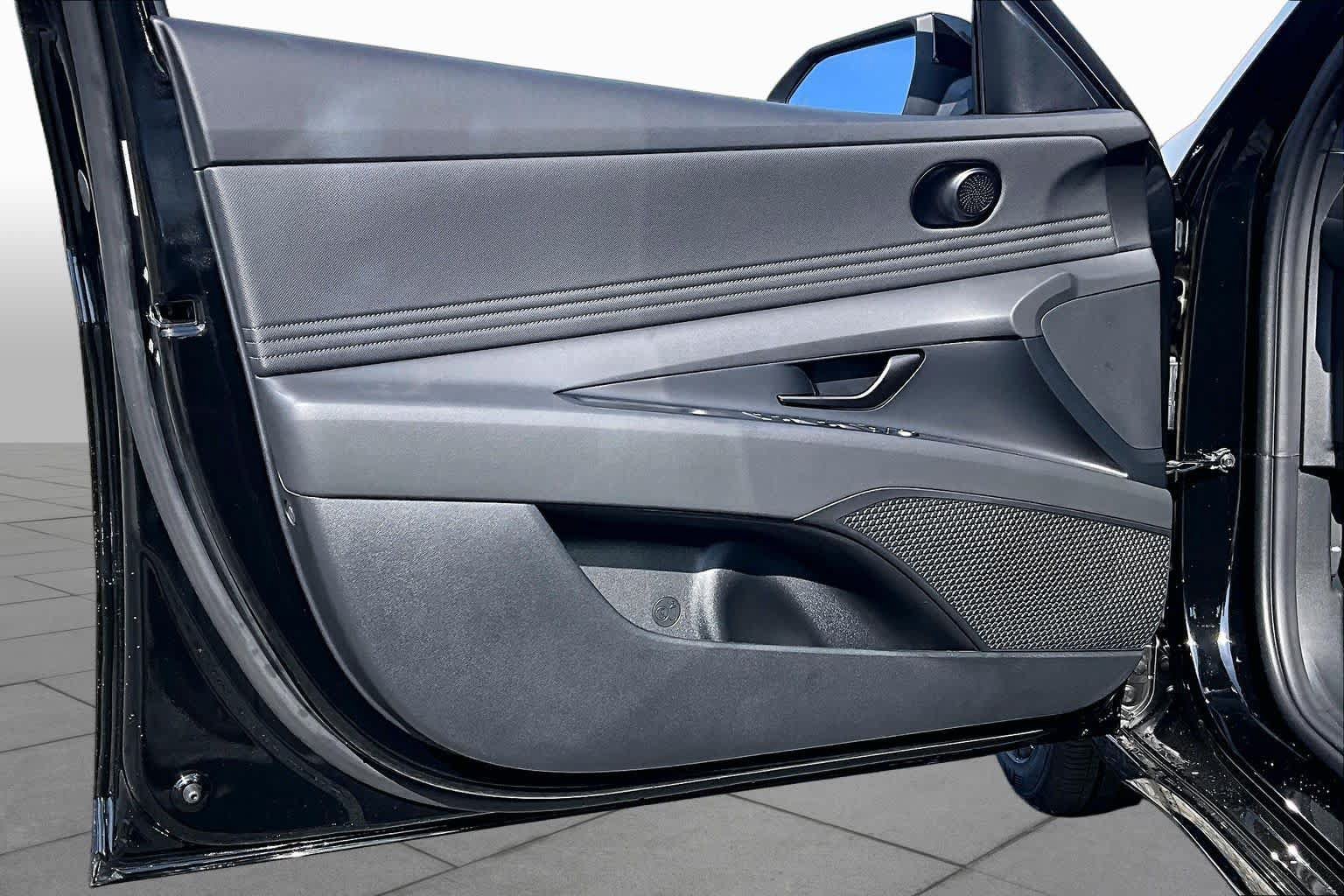 New 2026 Hyundai Elantra SEL Sport FWD image 13