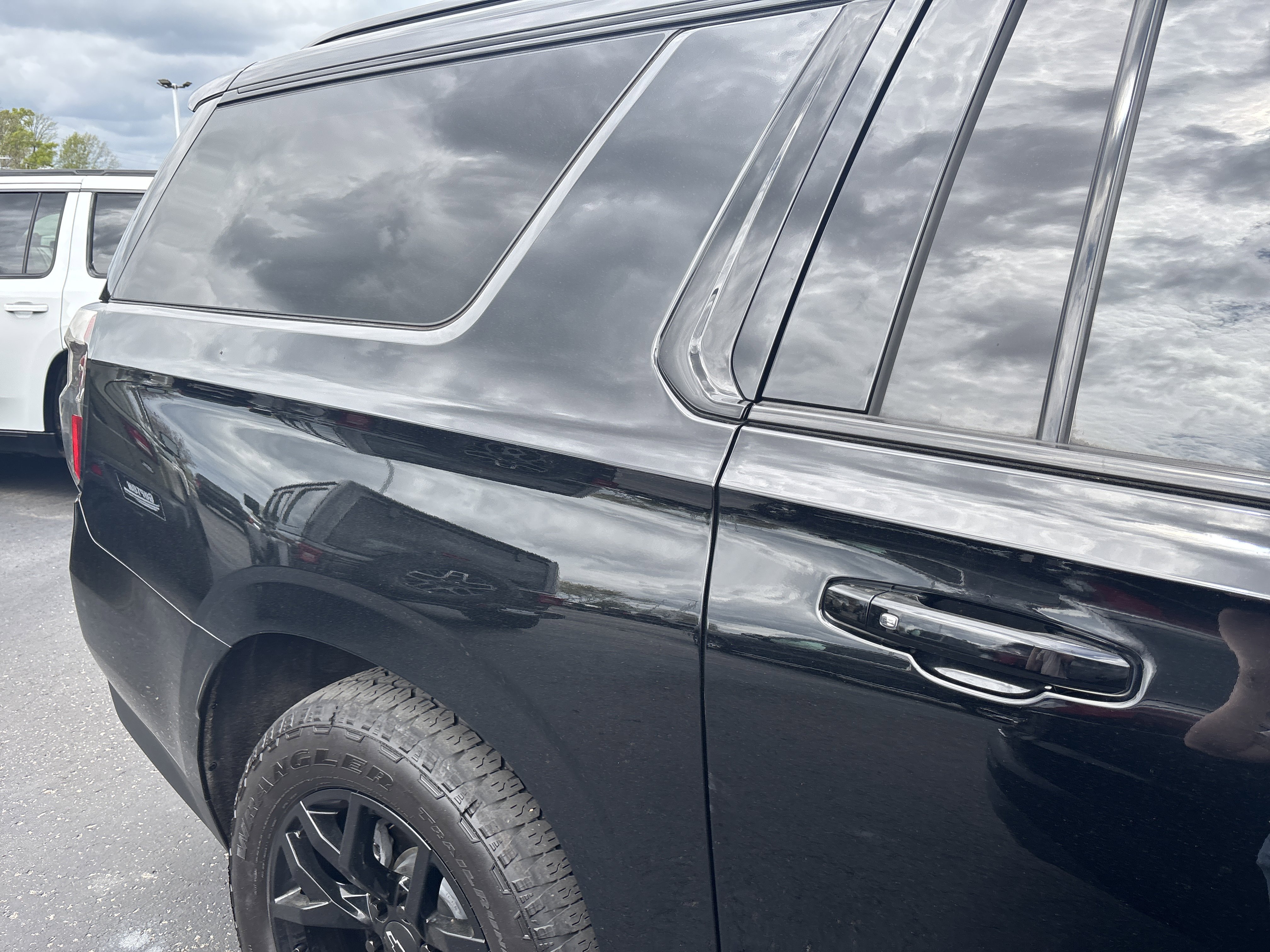 Used 2022 Chevrolet Suburban Z71 w/ Off-Road Capability Package AWD/4WD image 6