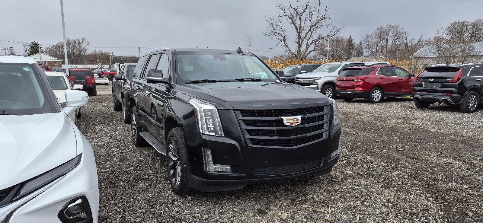 Used 2020 Cadillac Escalade Premium Luxury w/ Escalade Sport Edition image 2
