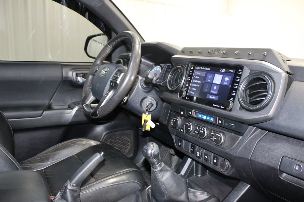 Used 2020 Toyota Tacoma TRD Off-Road w/ TRD Premium Off Road Package image 34