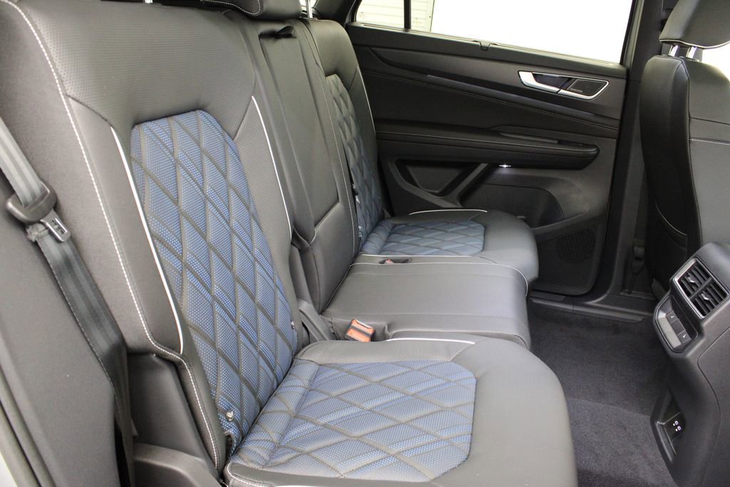 New 2025 Volkswagen Atlas Cross Sport SEL Premium R-Line AWD/4WD image 19