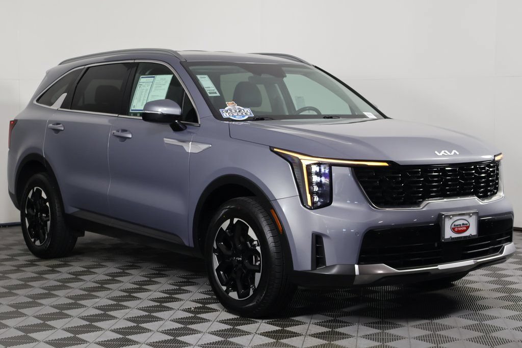 Used 2024 Kia Sorento S AWD/4WD image 3
