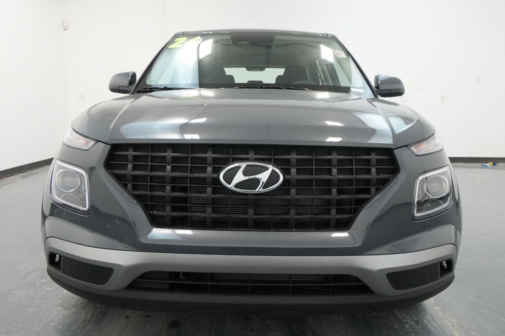 New 2026 Hyundai Venue SE image 2