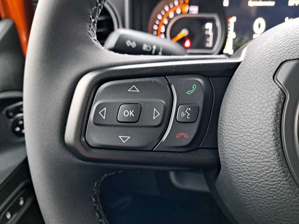 Used 2025 Jeep Gladiator Mojave w/ Convenience Group image 30