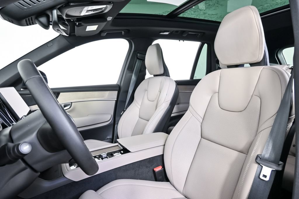 New 2026 Volvo XC90 T8 Ultra w/ Protection Package Premier image 5