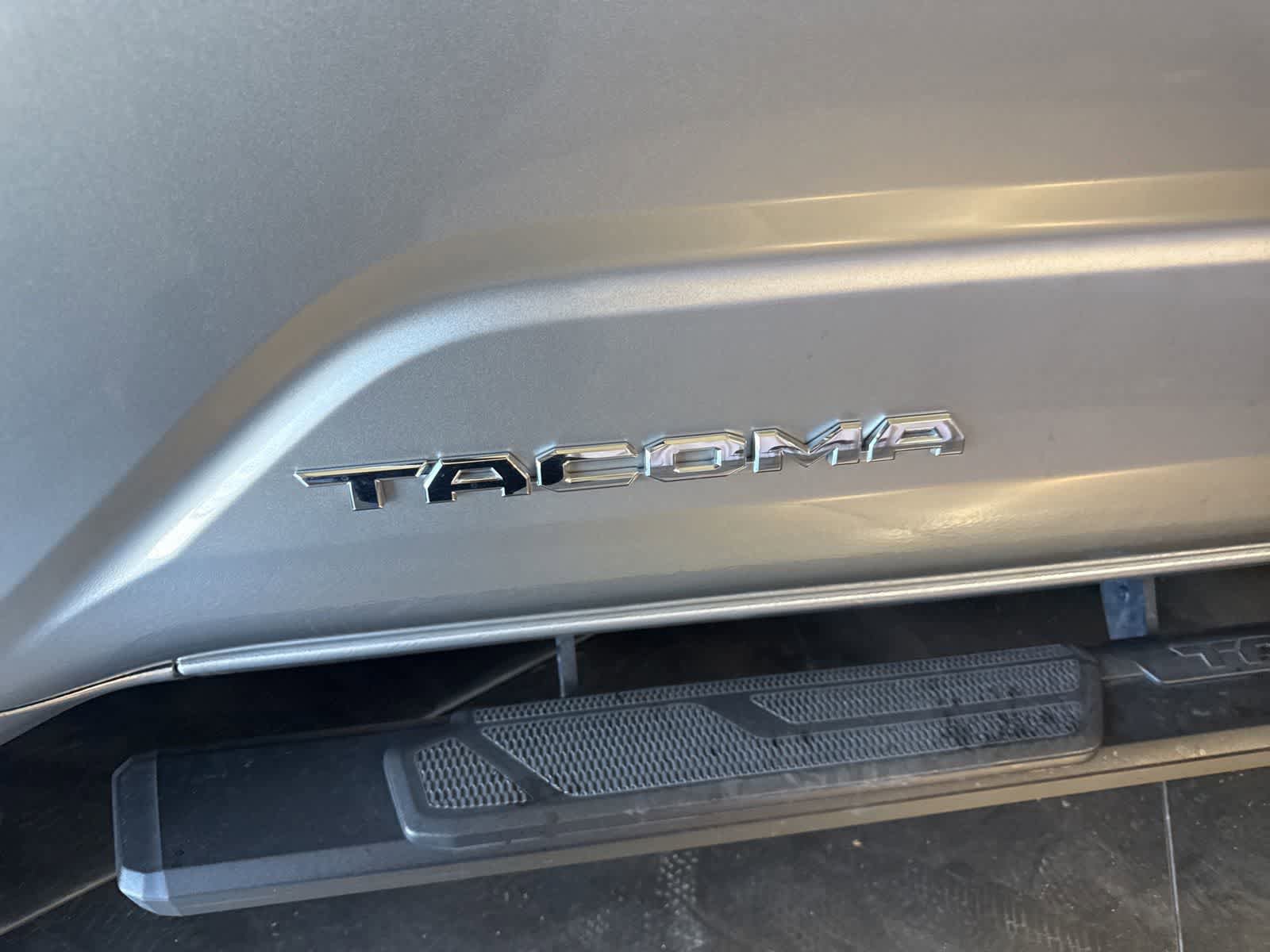 Used 2024 Toyota Tacoma SR5 RWD image 9
