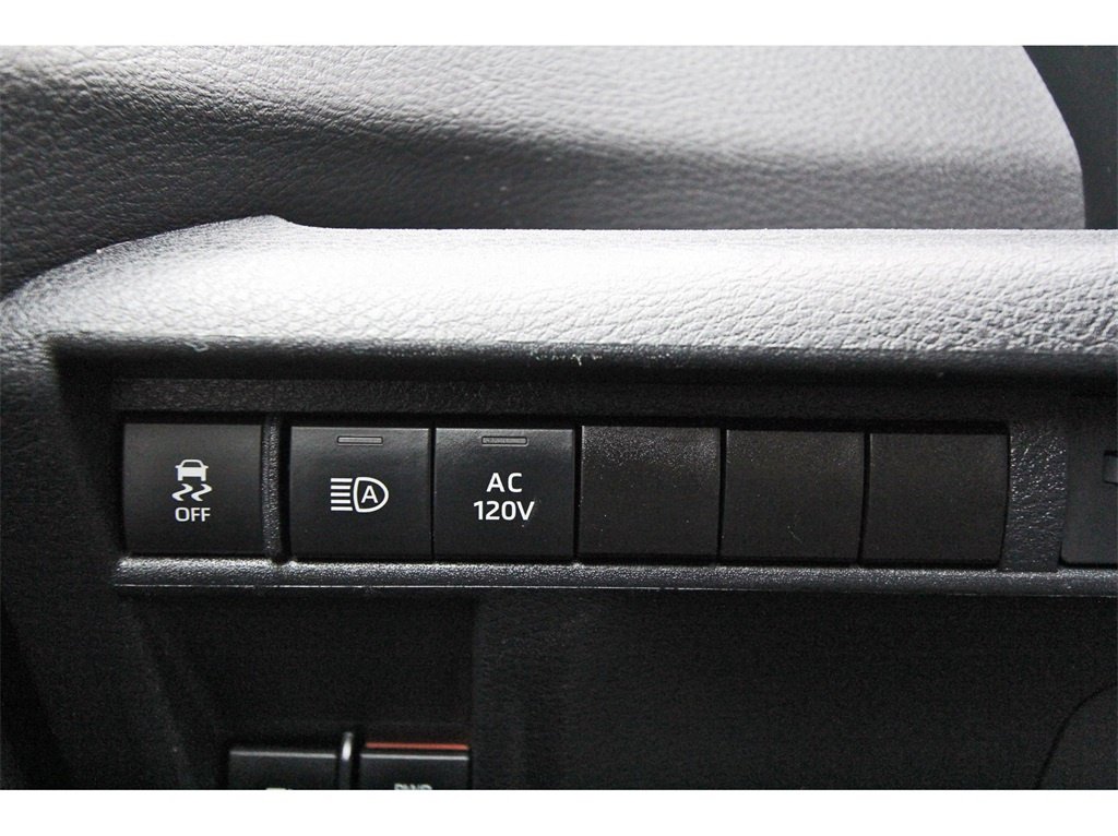 Used 2023 Toyota Sienna XSE image 19