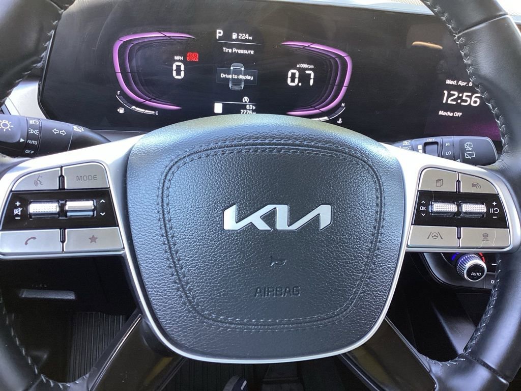 Used 2025 Kia Telluride LX image 19