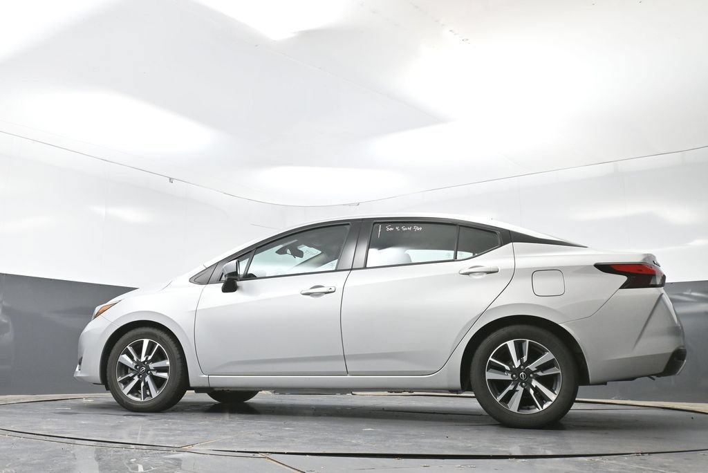 Used 2025 Nissan Versa SV FWD image 28