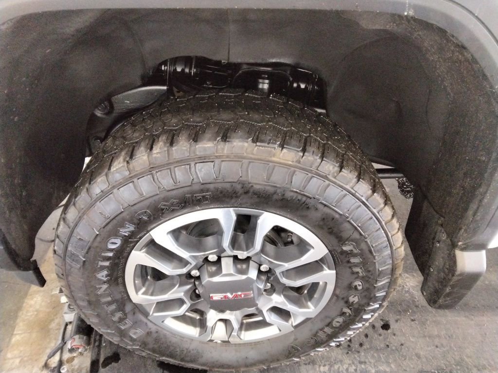 Used 2024 GMC Sierra 2500 SLE image 42