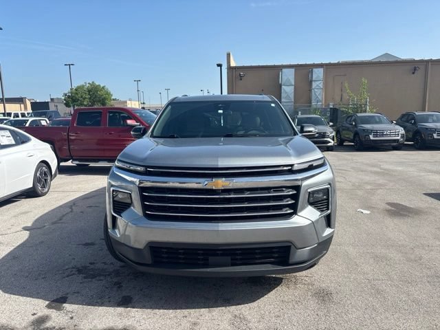 Used 2024 Chevrolet Traverse LT