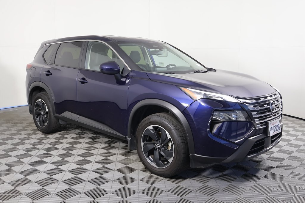Used 2025 Nissan Rogue SV FWD image 3