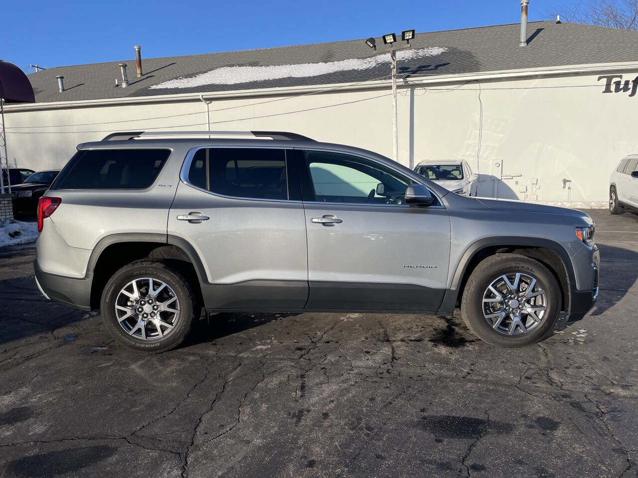 Used 2023 GMC Acadia SLT w/ Preferred Package image 10