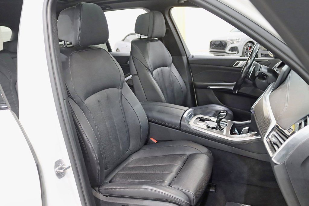 Used 2022 BMW X5 M50i image 32