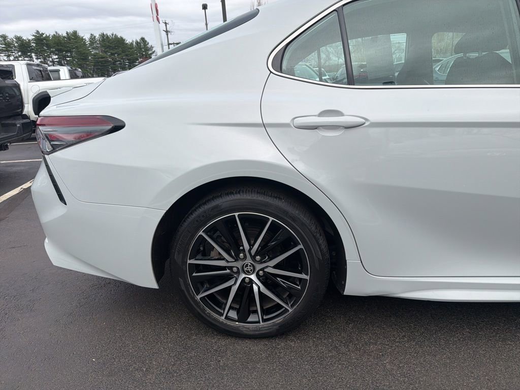 Certified 2024 Toyota Camry SE FWD image 4