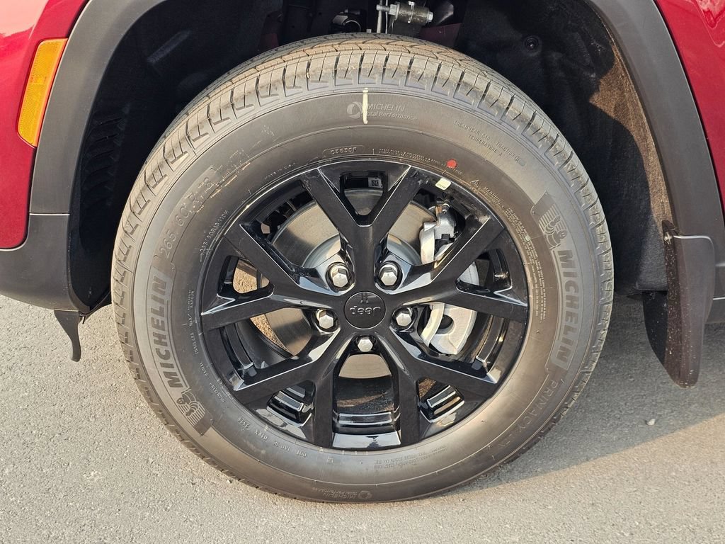 New 2025 Jeep Grand Cherokee Altitude AWD/4WD image 8