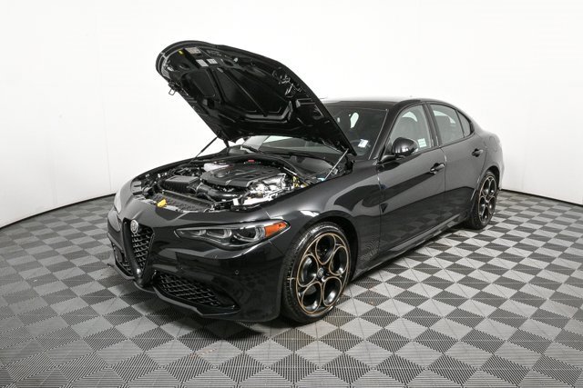 New 2025 Alfa Romeo Giulia w/ Driving Assist Package image 34