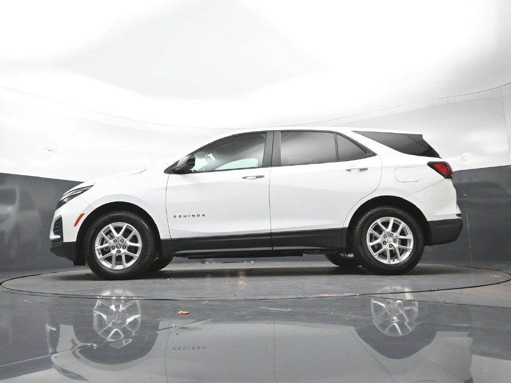 Used 2024 Chevrolet Equinox LS w/ LS Convenience Package FWD image 28