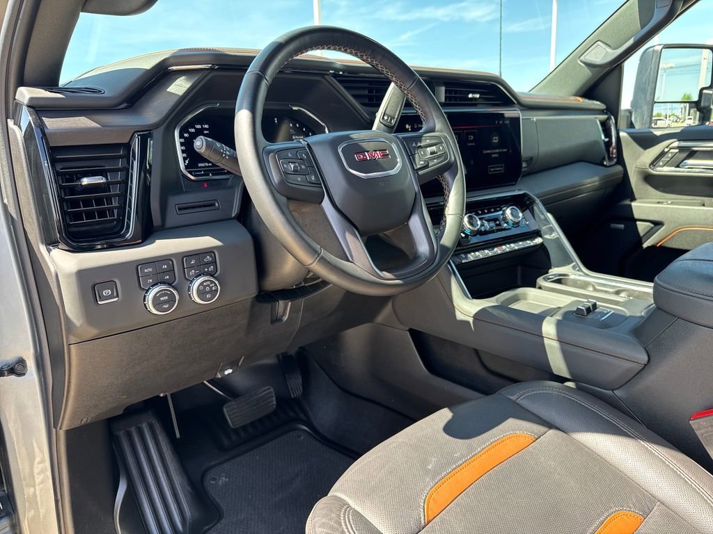 Used 2025 GMC Sierra 2500 AT4 AWD/4WD image 15