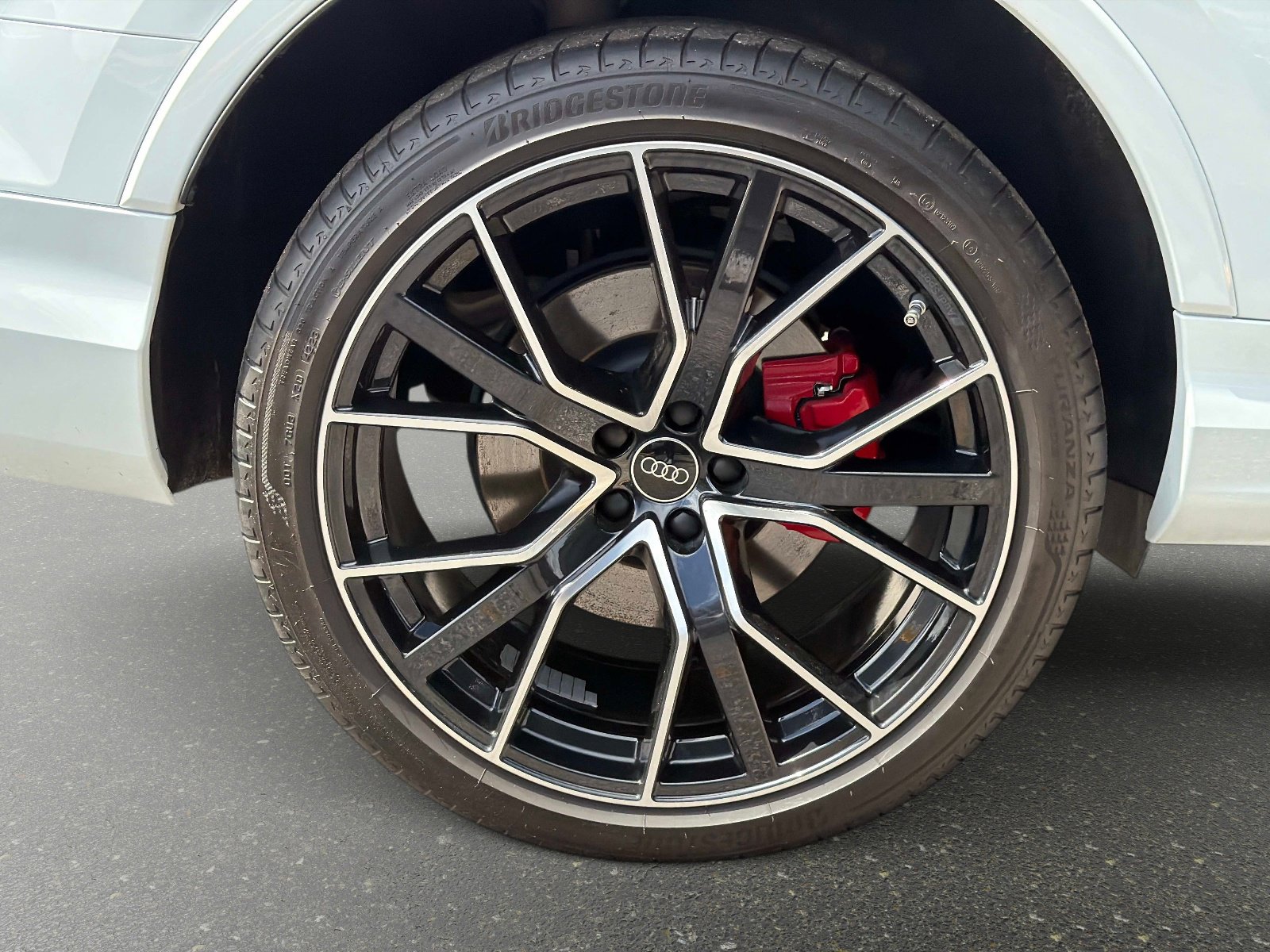 Used 2024 Audi Q7 3.0T Prestige image 13