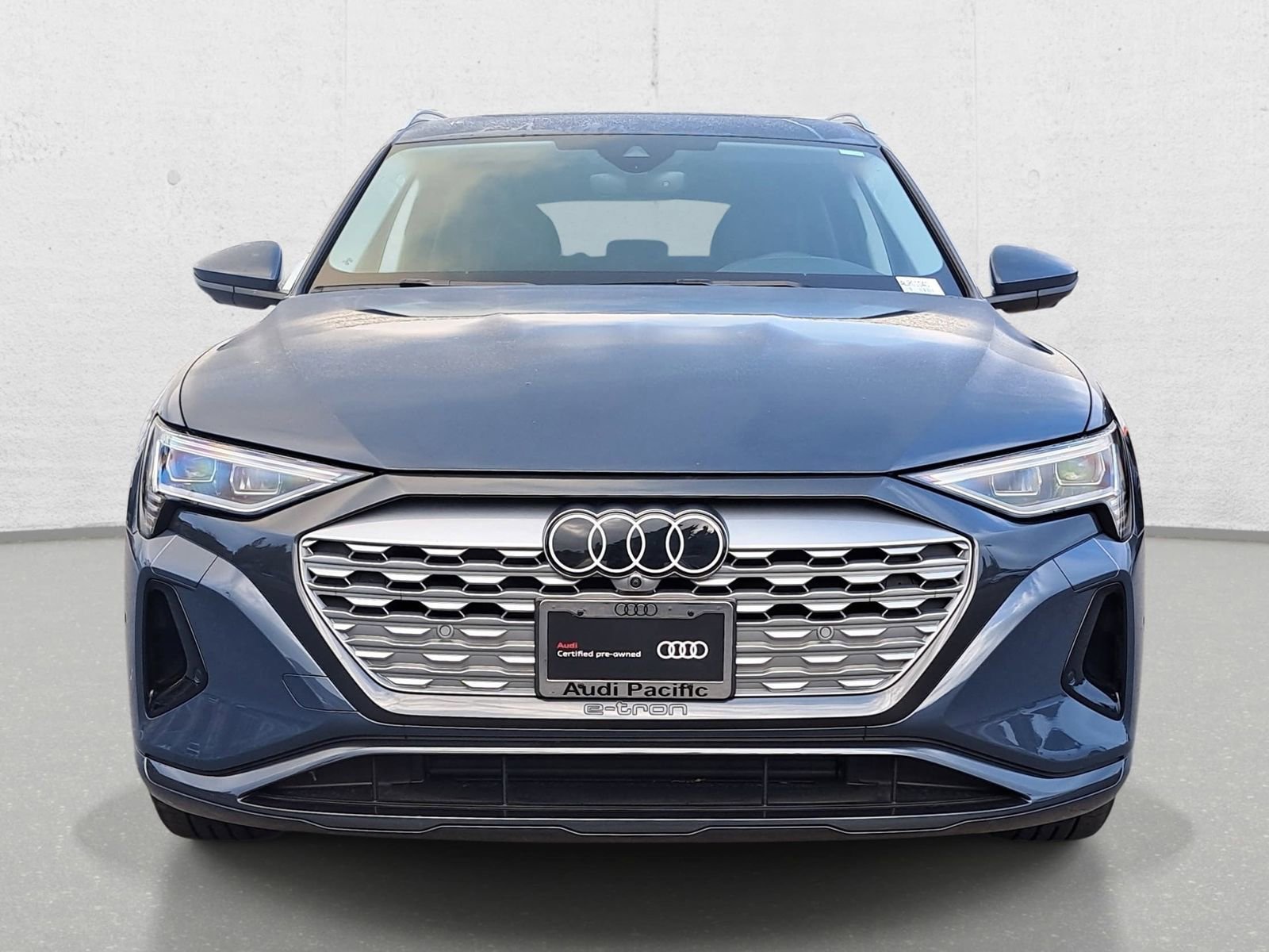 Used 2024 Audi Q8 e-tron Premium Plus w/ Premium Plus Package image 2