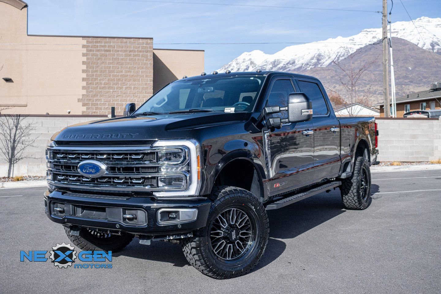 Used 2023 Ford F350 Limited w/ FX4 Off-Road Package image 3