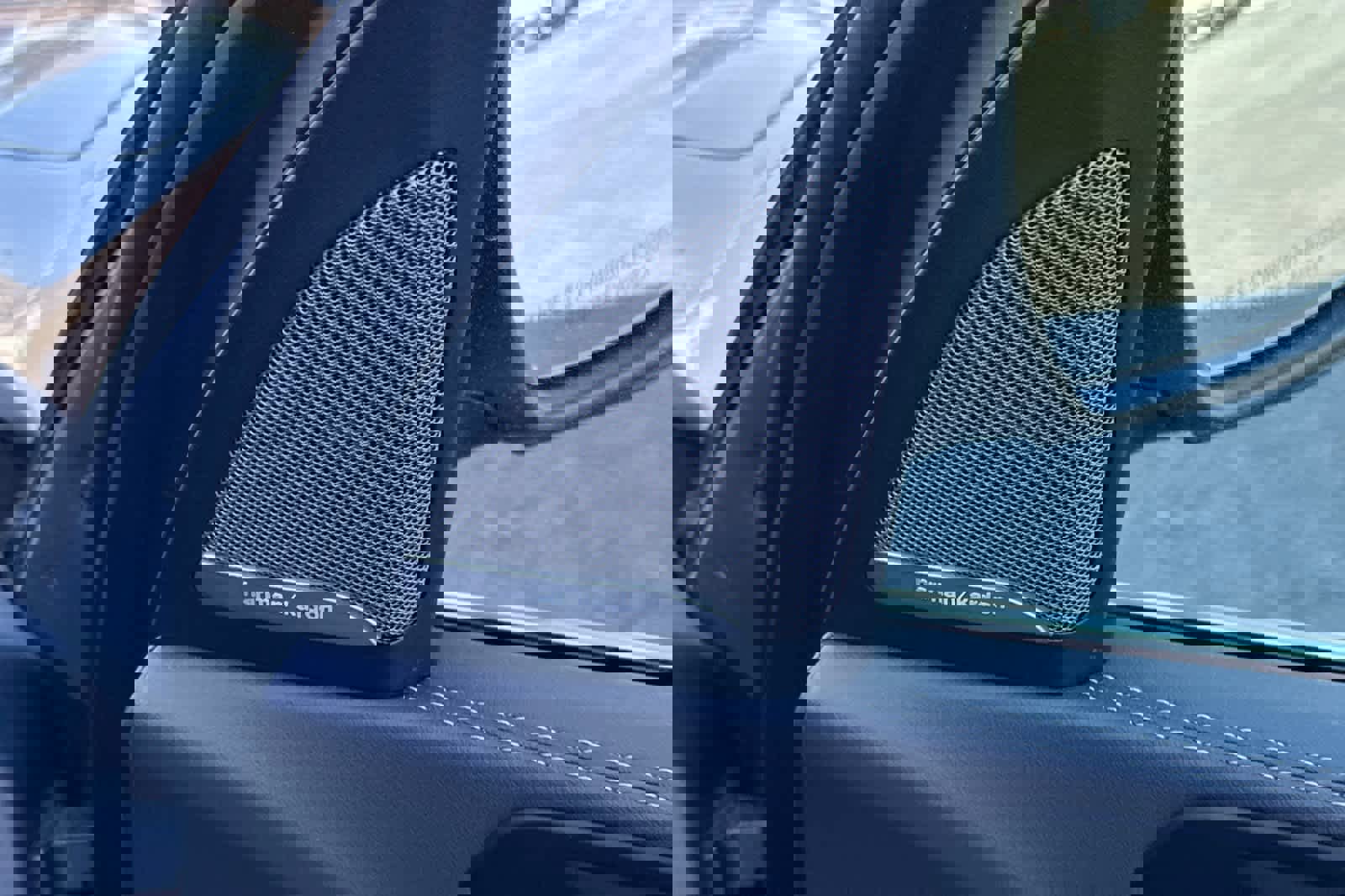 Used 2025 BMW X5 xDrive50e w/ Premium Package image 20