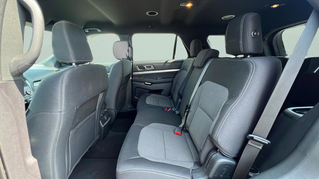 Used 2018 Ford Explorer XLT w/ Equipment Group 201A AWD/4WD image 12