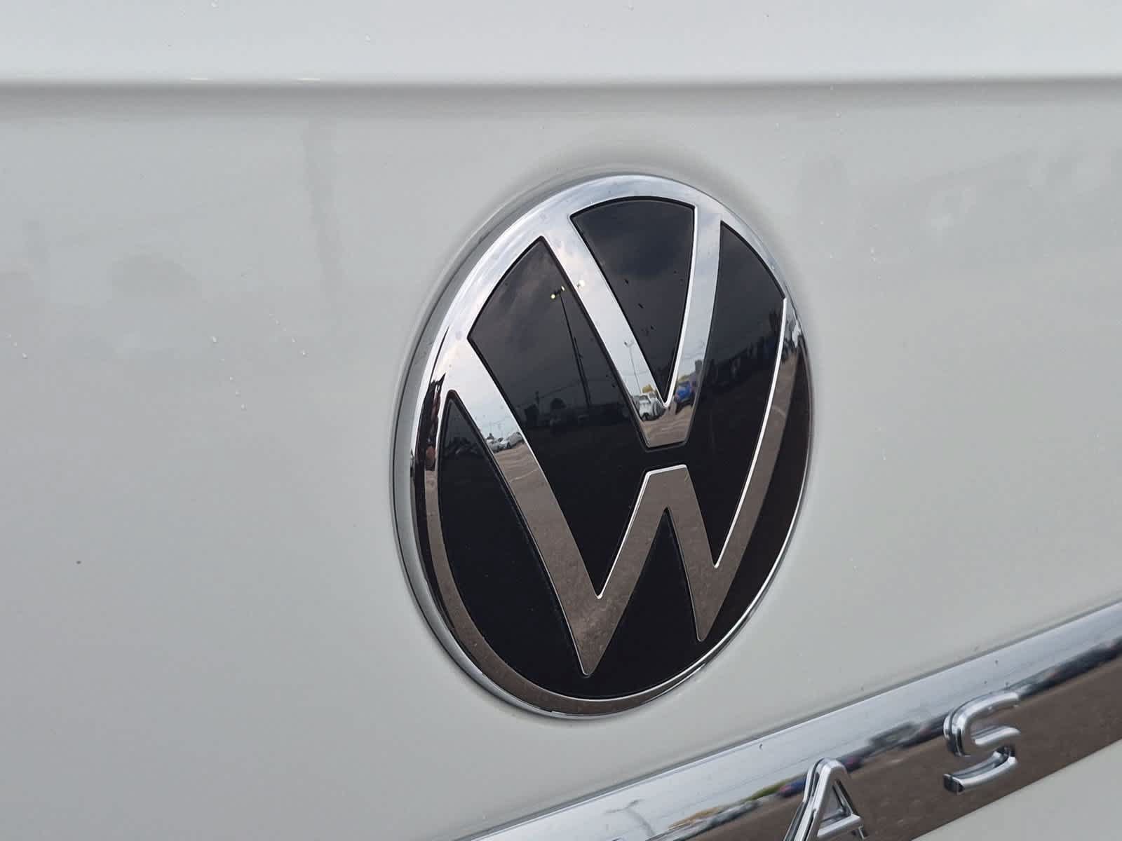 Used 2023 Volkswagen Atlas SE w/ Black Wheel Package FWD image 11