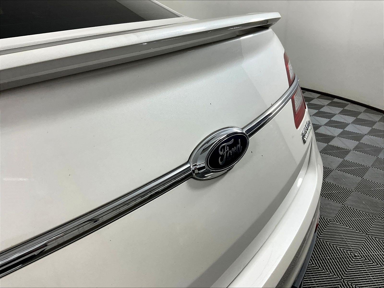 Used 2014 Ford Taurus SHO w/ Equipment Group 401A AWD/4WD image 24