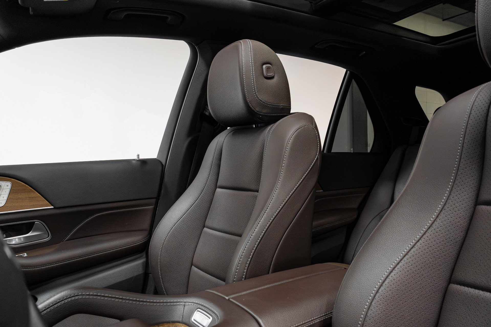 Used 2021 Mercedes-Benz GLE 350 4MATIC image 11