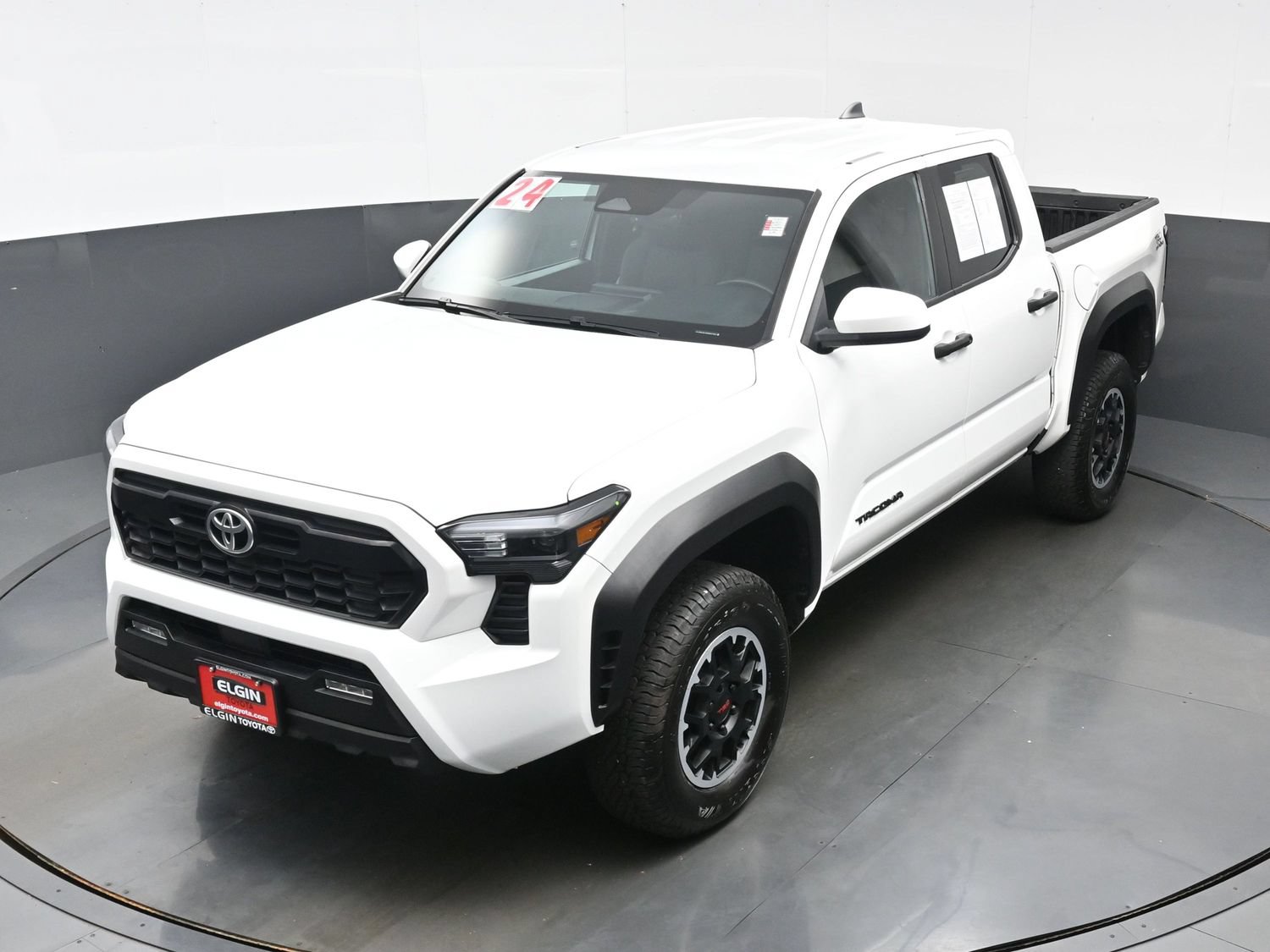 Used 2024 Toyota Tacoma TRD Off-Road AWD/4WD image 36