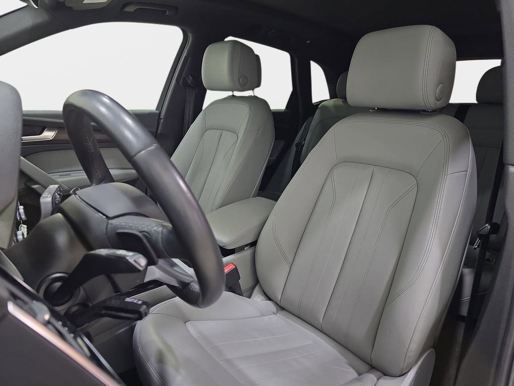 Used 2023 Audi Q5 2.0T Premium w/ Convenience Package image 15
