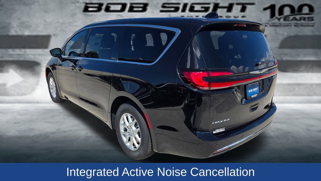 New 2025 Chrysler Pacifica Select image 4