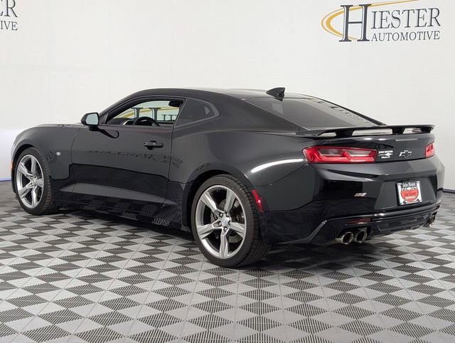 Used 2018 Chevrolet Camaro SS RWD image 5