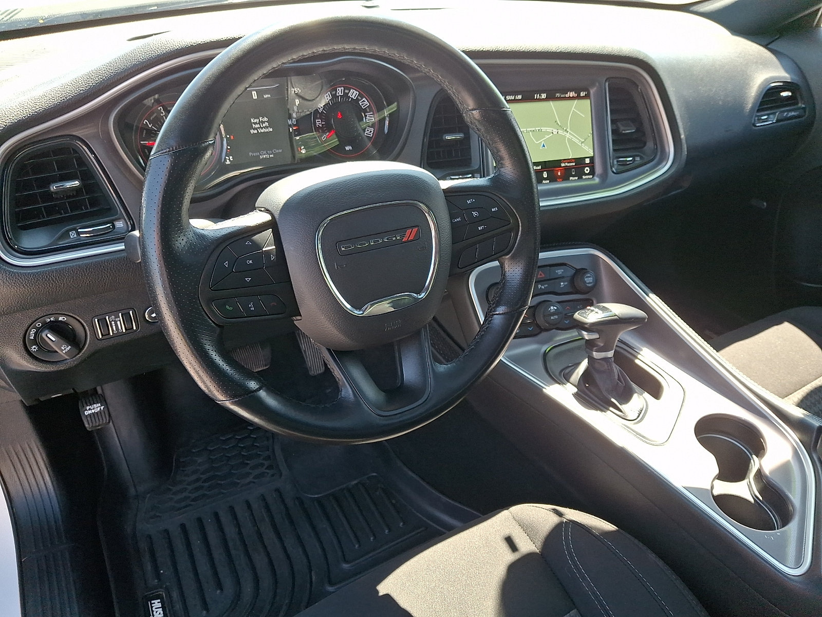Used 2022 Dodge Challenger SXT w/ Driver Convenience Group AWD/4WD image 11