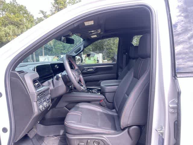 Used 2025 Chevrolet Suburban RST w/ RST Capability Package AWD/4WD image 10