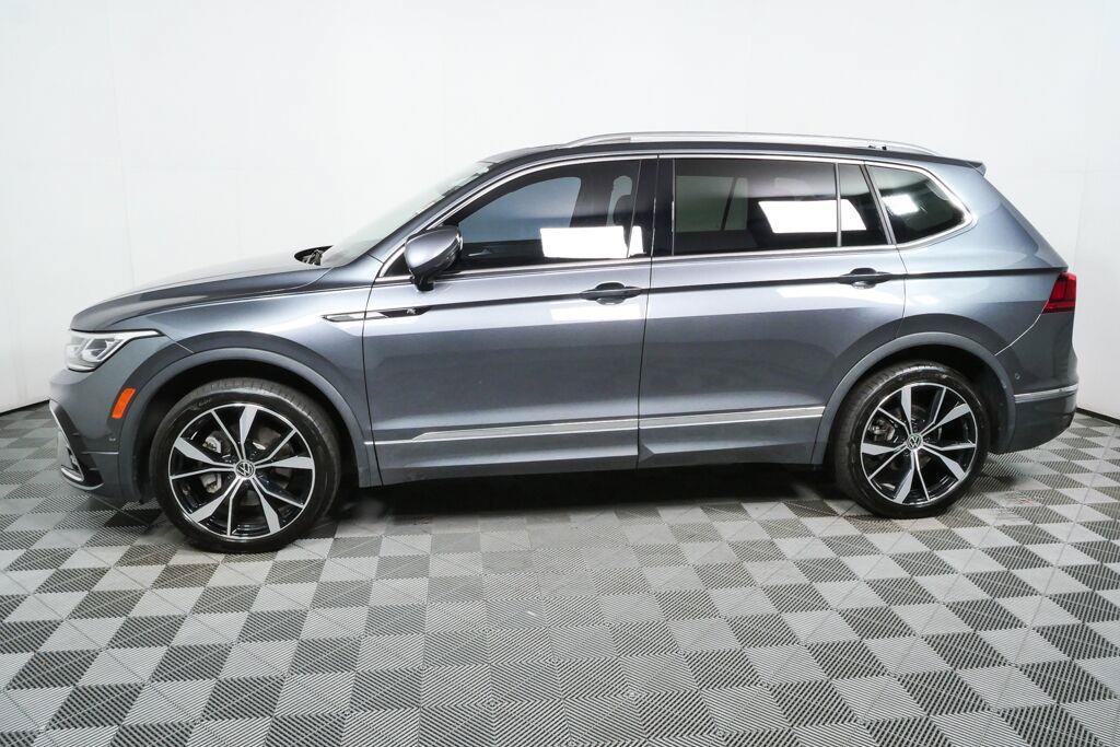 Used 2024 Volkswagen Tiguan SEL R-Line AWD/4WD image 32