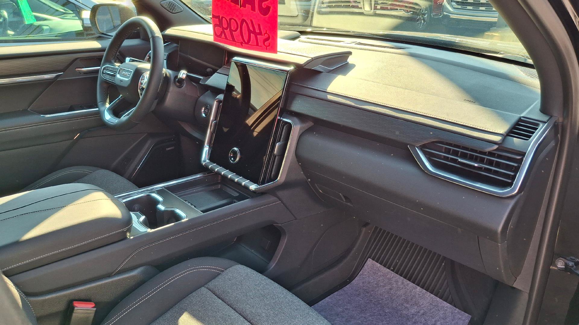 Used 2025 GMC Acadia Elevation AWD/4WD image 10