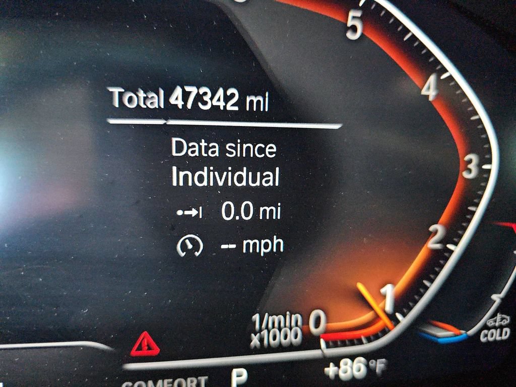 Used 2021 BMW X4 xDrive30i AWD/4WD image 2