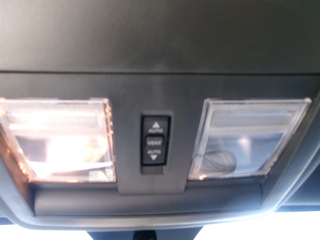 Used 2010 Dodge Challenger SE image 22