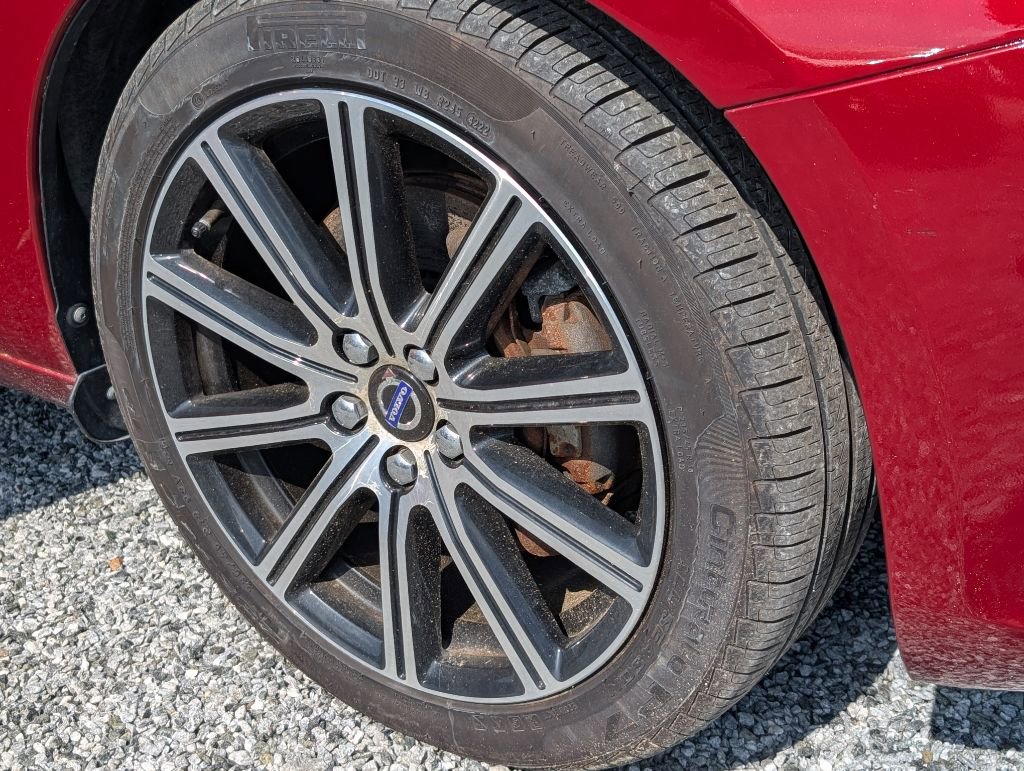 Used 2017 Volvo S60 T5 Inscription image 18