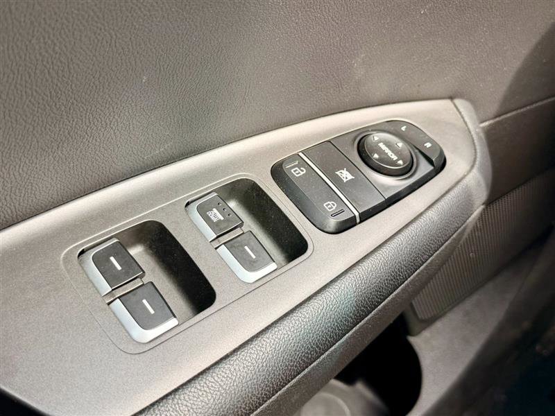 Used 2018 Kia Optima S FWD image 13