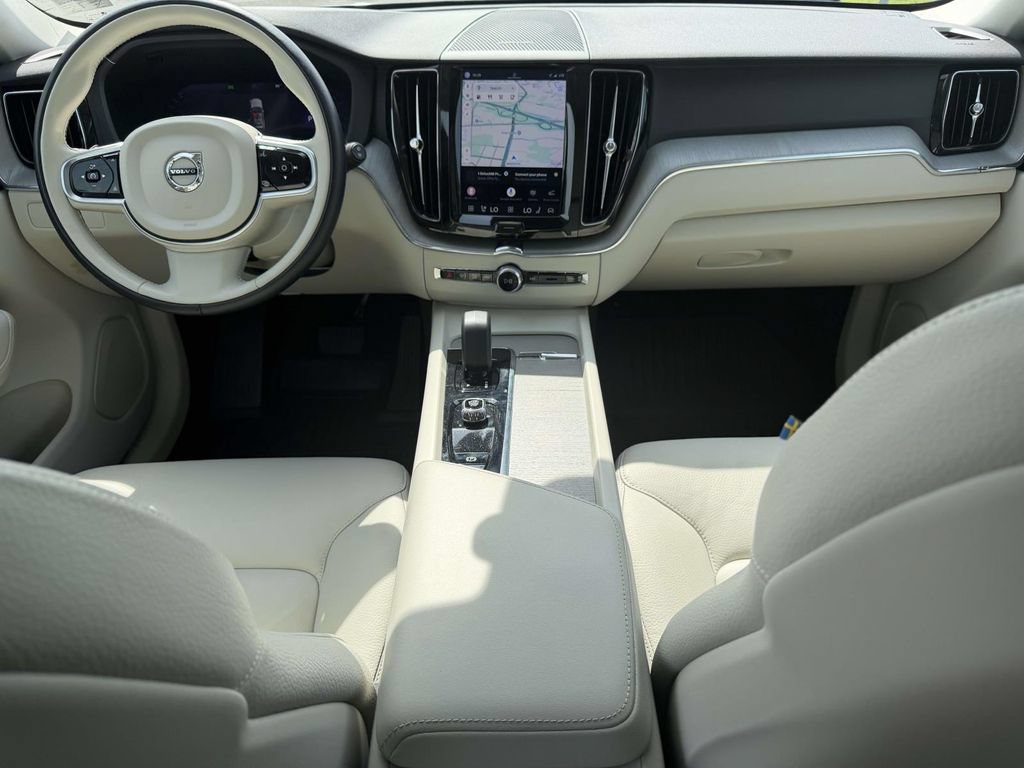 Used 2023 Volvo XC60 B5 Plus w/ Climate Package AWD/4WD image 2