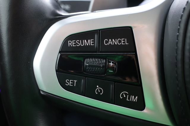 Used 2022 BMW 330e xDrive w/ M Sport Package image 11