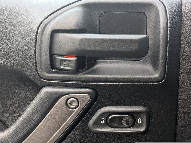 Used 2012 Jeep Wrangler Unlimited Sport image 20