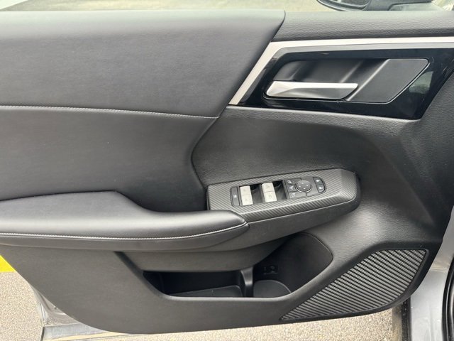 Used 2023 Mitsubishi Outlander SE image 18